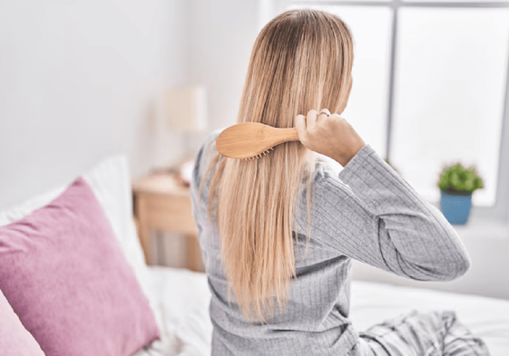 Descubre los riesgos de dormir con el pelo mojado