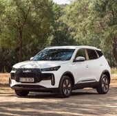 El Ebro s400 es el primer híbrido de la marca con 211 CV de potencia y un precio que parte de 27.500 euros sin contar con ningún tipo de ayuda ni descuento gubernamental.