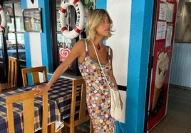 os vestidos coloristas y todoterreno triunfan en este 2025.