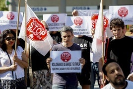 Concentración de la plataforma Stop Desahucios Gipuzkoa para