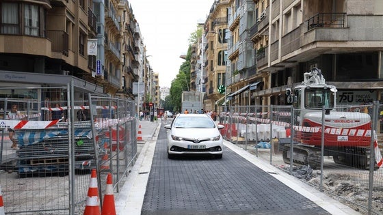 La calle Easo se abre para los peatones, taxis y motos y el lunes para las líneas 19, 31 y 36 de Dbus