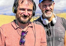Aitor Arregi y Jose Mari Goenaga en el rodaje de 'Maspalomas'.