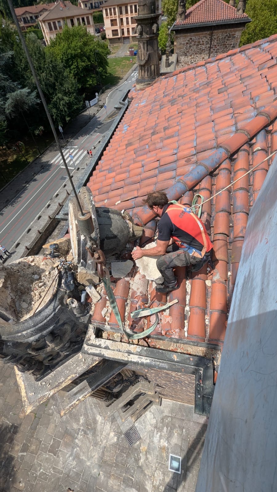 Daños en el edificio de la Universidad de Oñati por la caída de un rayo