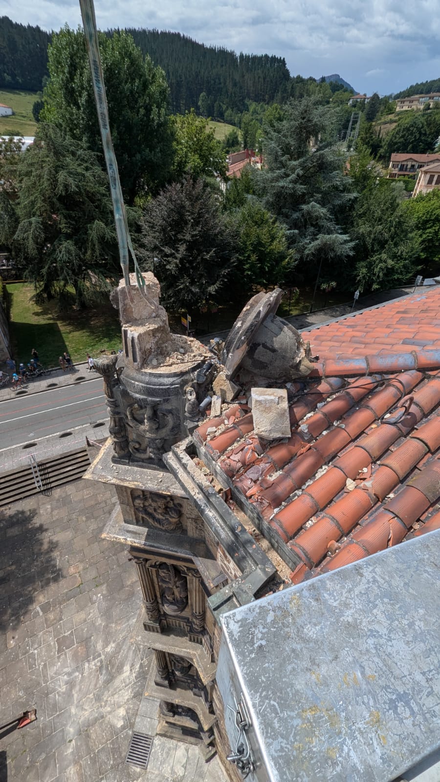 Daños en el edificio de la Universidad de Oñati por la caída de un rayo