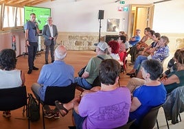 Alberdi eta Asensio Zarautz jauregian aurkezpen ekitaldian.