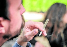 El cannabis, la cocaína y las anfetaminas son los principales estupefaciente relacionados con la muerte súbita.