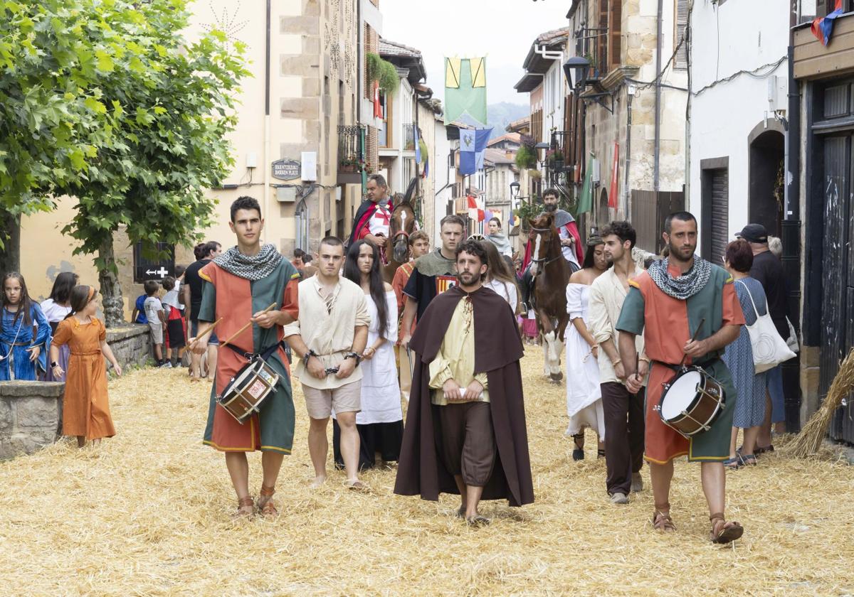 Segura recupera su feria medieval diez años después