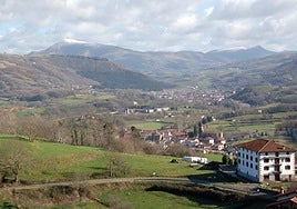 Vista de algunos pueblos del Valle de Baztan.