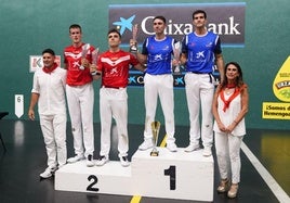 Los subcampeones, Mariezkurrena II y Peña II, y los campeones Etxeberria y Zabaleta
