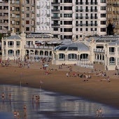 Edificio de La Perla, con la talasoterapia y el resto de locales que conforman el complejo.