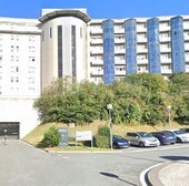 Viviendas construidas como VPO en Lugaritz (San Sebastián), una de las promociones afectadas por la medida.
