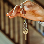 Un experto inmobiliario aconseja cómo alquilar un piso: «Nadie lo hace y es el que más protege»