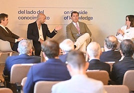 Vinagrero, Vilajoana, Fernández y Montero, en la mesa redonda.