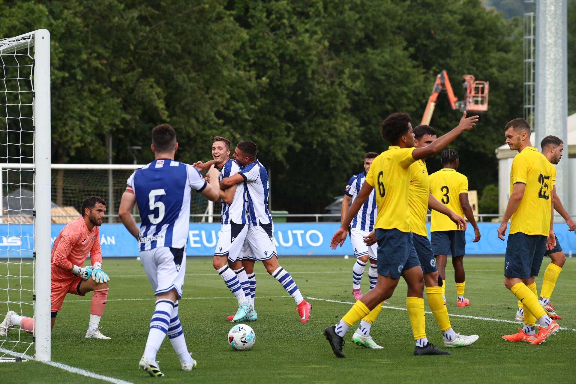 Victoria de la Real en el primer partido de pretemporada