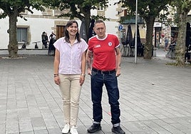 Nuria Alzaga y Fermin Muguruza, este viernes en la plaza Urdanibia.