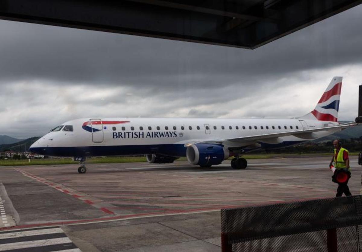 Un avión de British Airways en el aeropuerto de Hondarribia