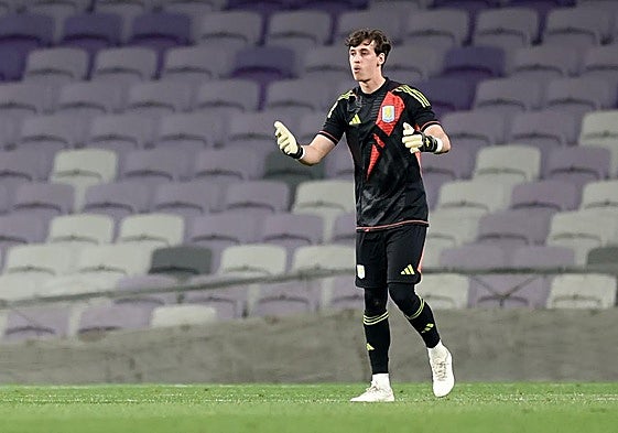 Lander Emery durante un partido con el Aston Villa Sub 21.