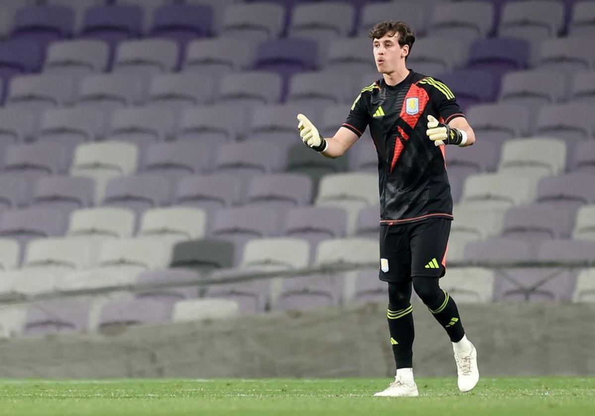 Lander Emery durante un partido con el Aston Villa Sub 21.