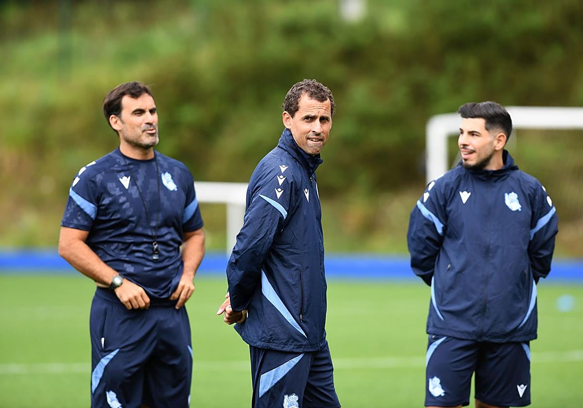 Iosu Rivas, en el centro de la imagen, en un entrenamiento de esta pretemporada.