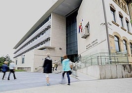 Un juzgado de Donostia anula la exclusión de la OPE de dos cuidadoras de una residencia por no acreditar el perfil de euskera