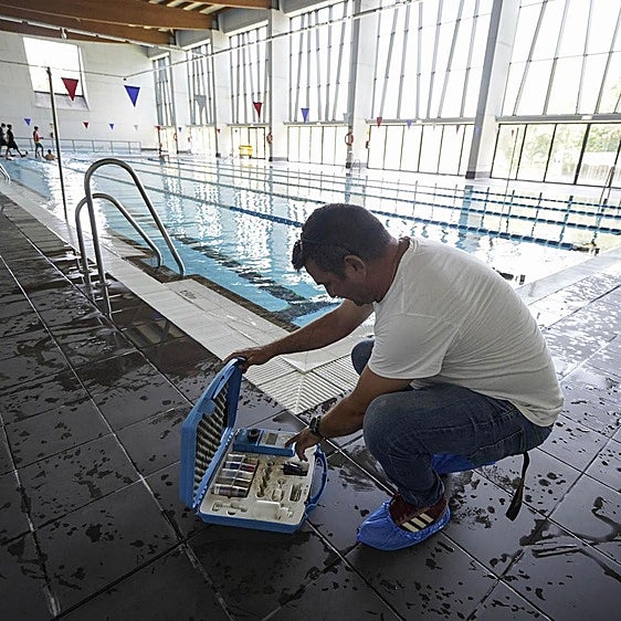 «El clorado de una piscina se controla dos veces al día; es difícil que haya fallos»