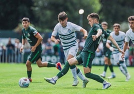 El centrocampisa catalán Aleix Garrido estuvo muy activo en la primera parte en Astillero.