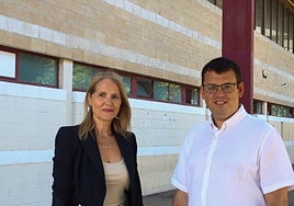 La concejal Edurne Unamuno y el portavoz jeltzale Ander Garay presentaron de la propuesta.