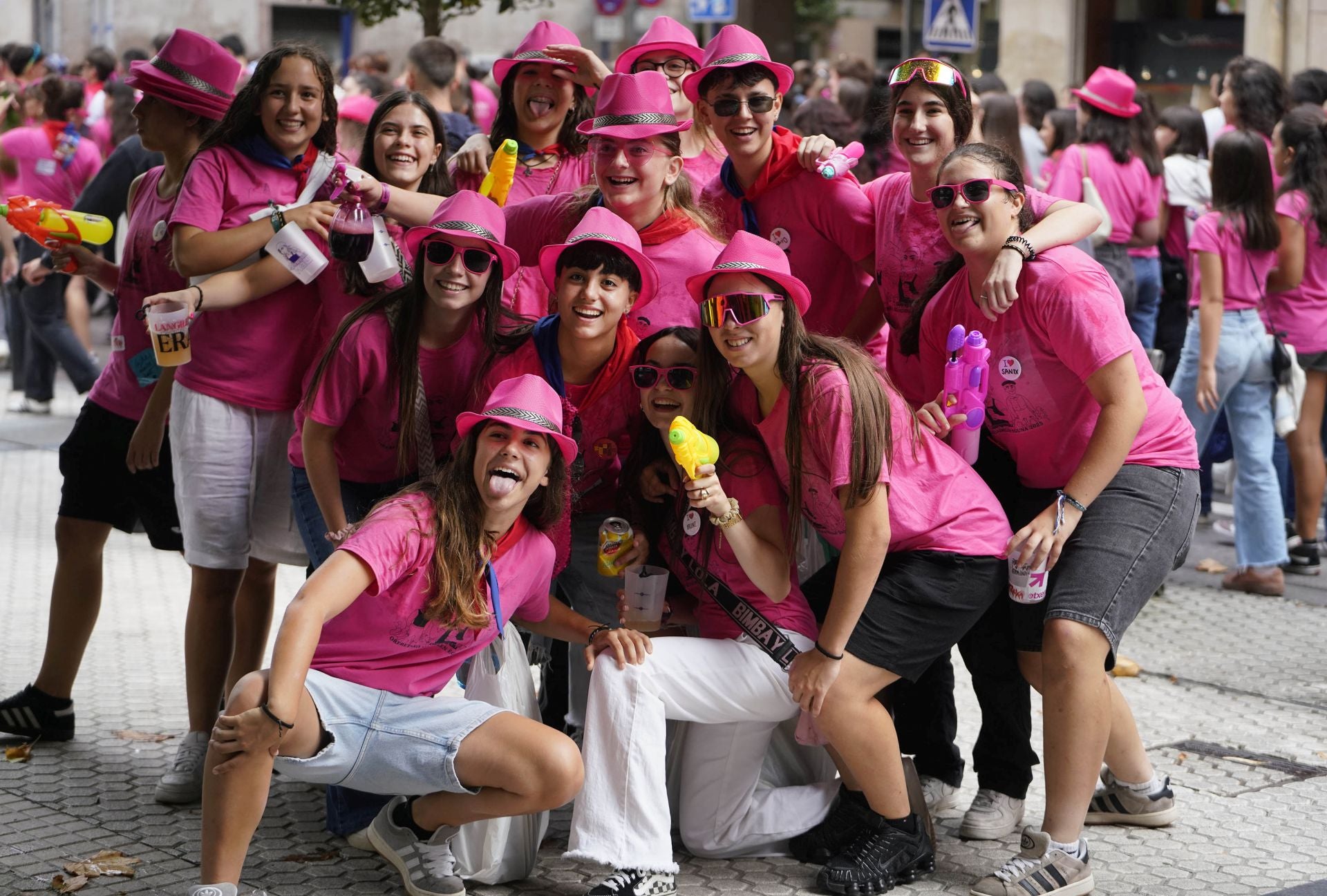 La kalejira de cuadrillas toma las calles de Errenteria