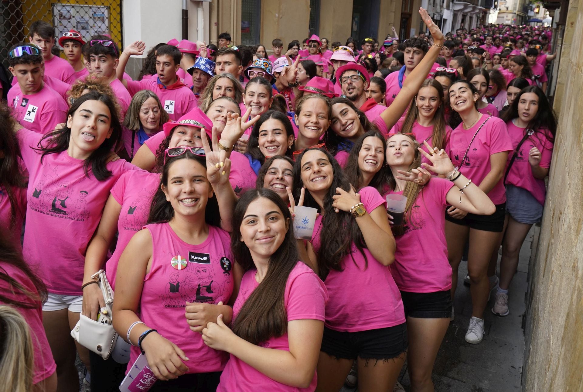 La kalejira de cuadrillas toma las calles de Errenteria