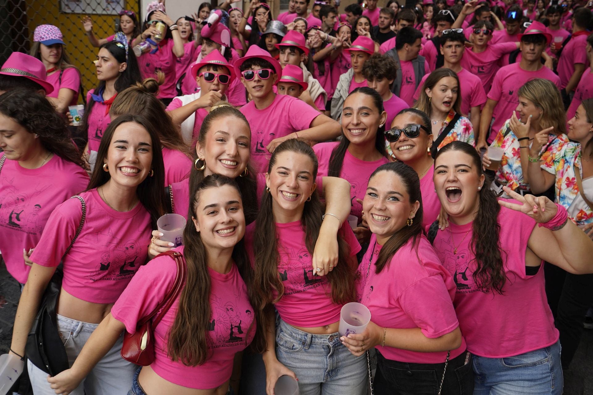 La kalejira de cuadrillas toma las calles de Errenteria