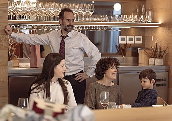 Escena de la película protagonizada por Blanca Soroa, Miguel Garcés y Patricia López Arnaiz.