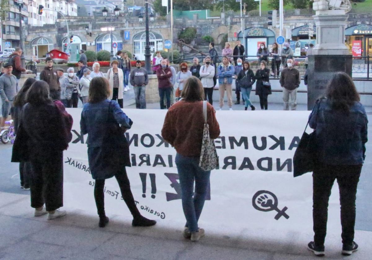 Mariñak Talde Feministak deitutako elkarretaratze bat.