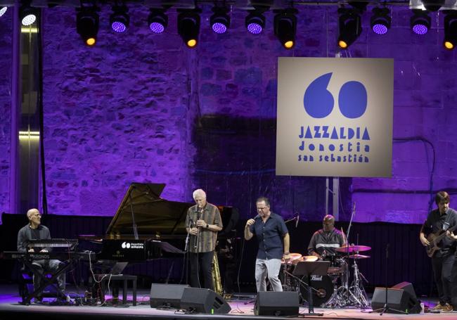 Un momento de la actuación de Kurt Elling y Yellowjackets, en la segunda parte de la noche.