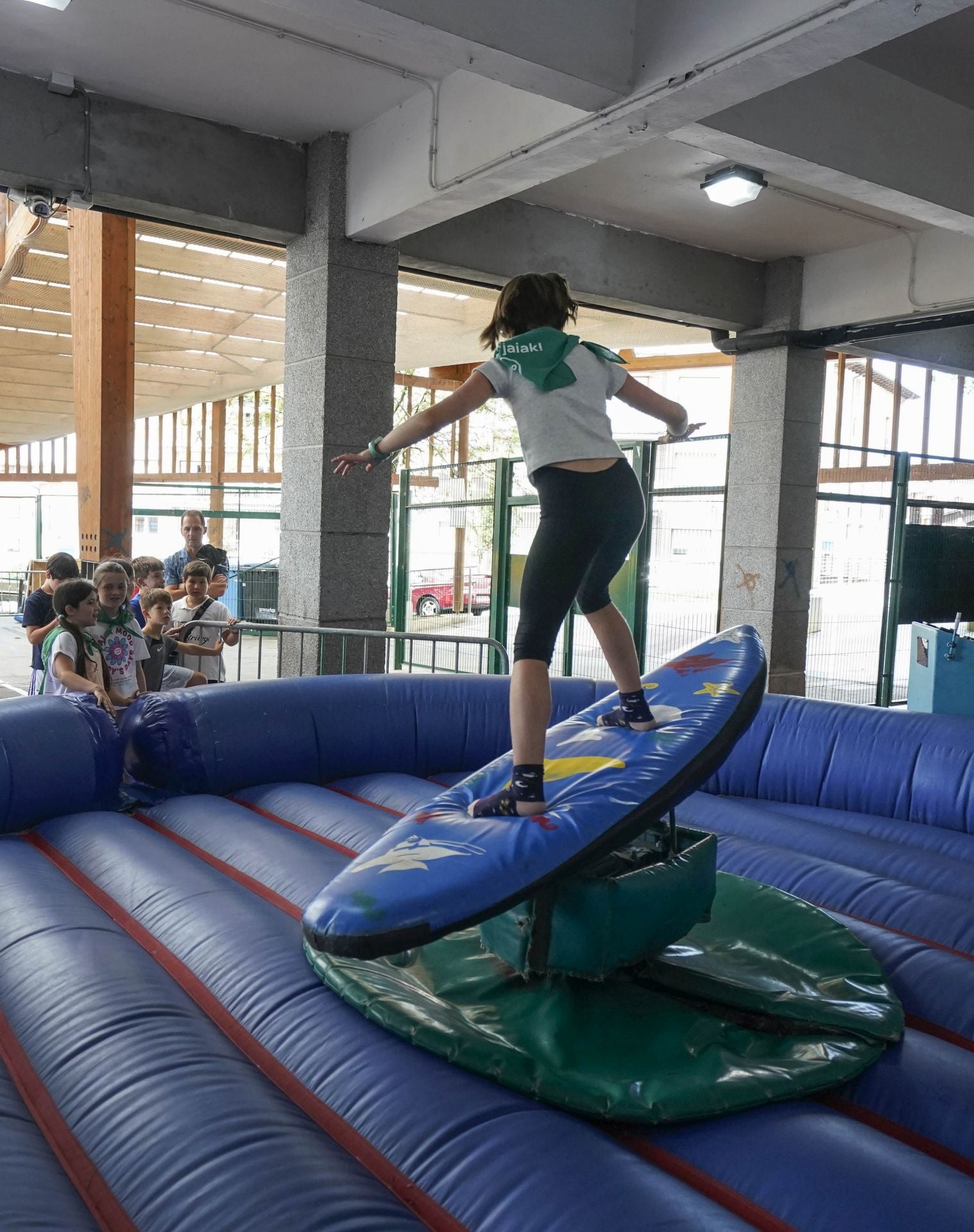Comida joven y juegos recreativos en el segundo día de las Santio jaiak