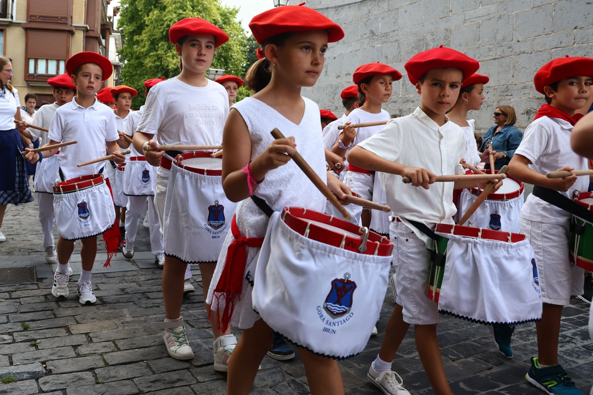 Tamborrada infantil y de veteranos en Irun