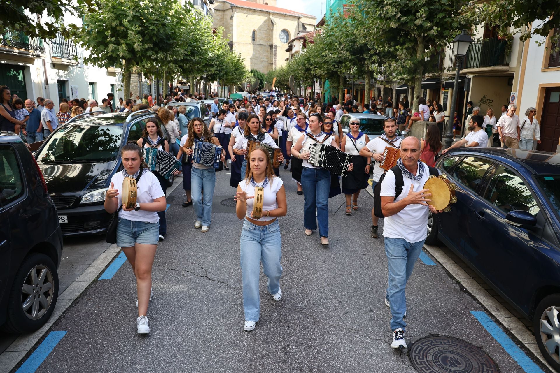 Tamborrada infantil y de veteranos en Irun