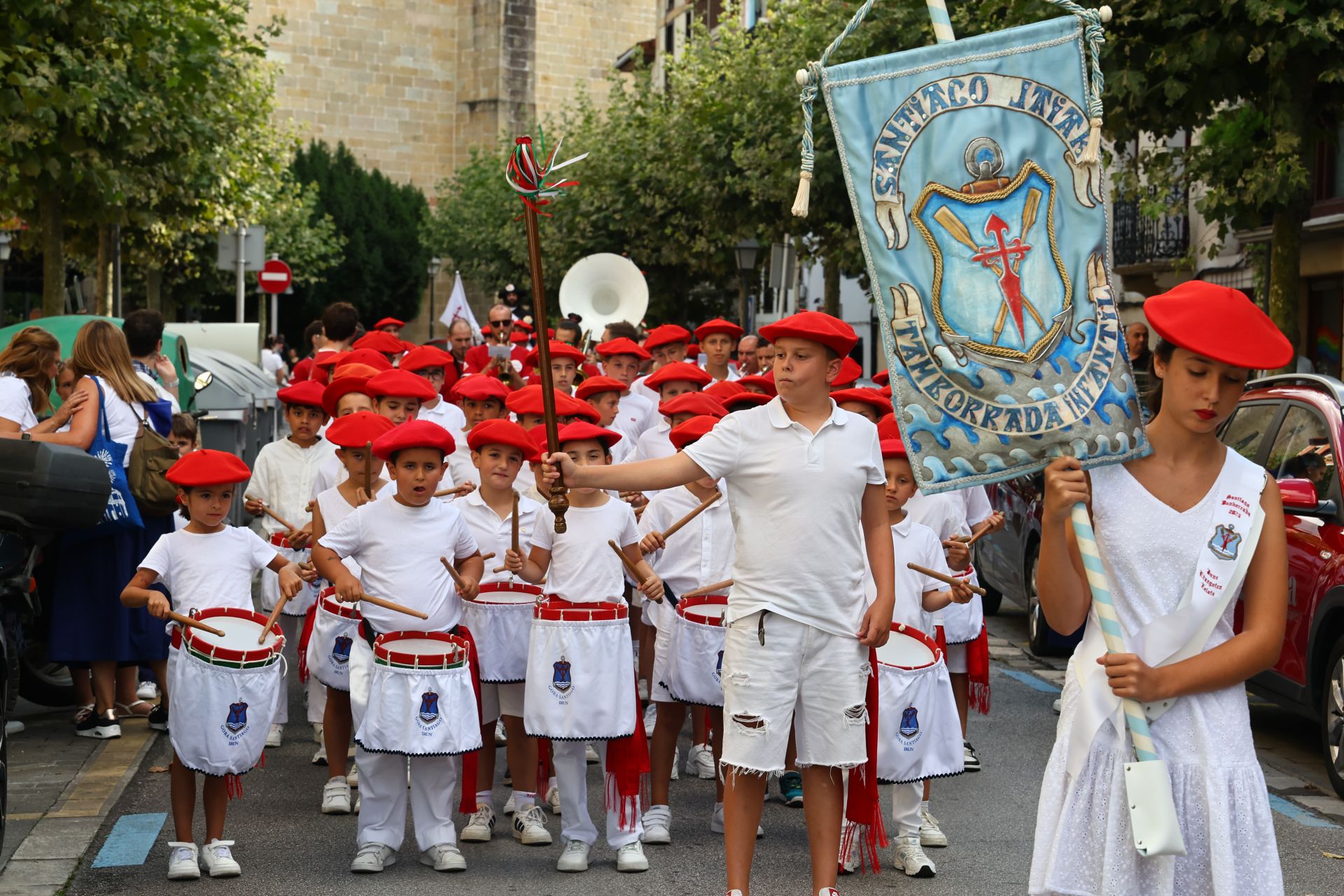 Tamborrada infantil y de veteranos en Irun
