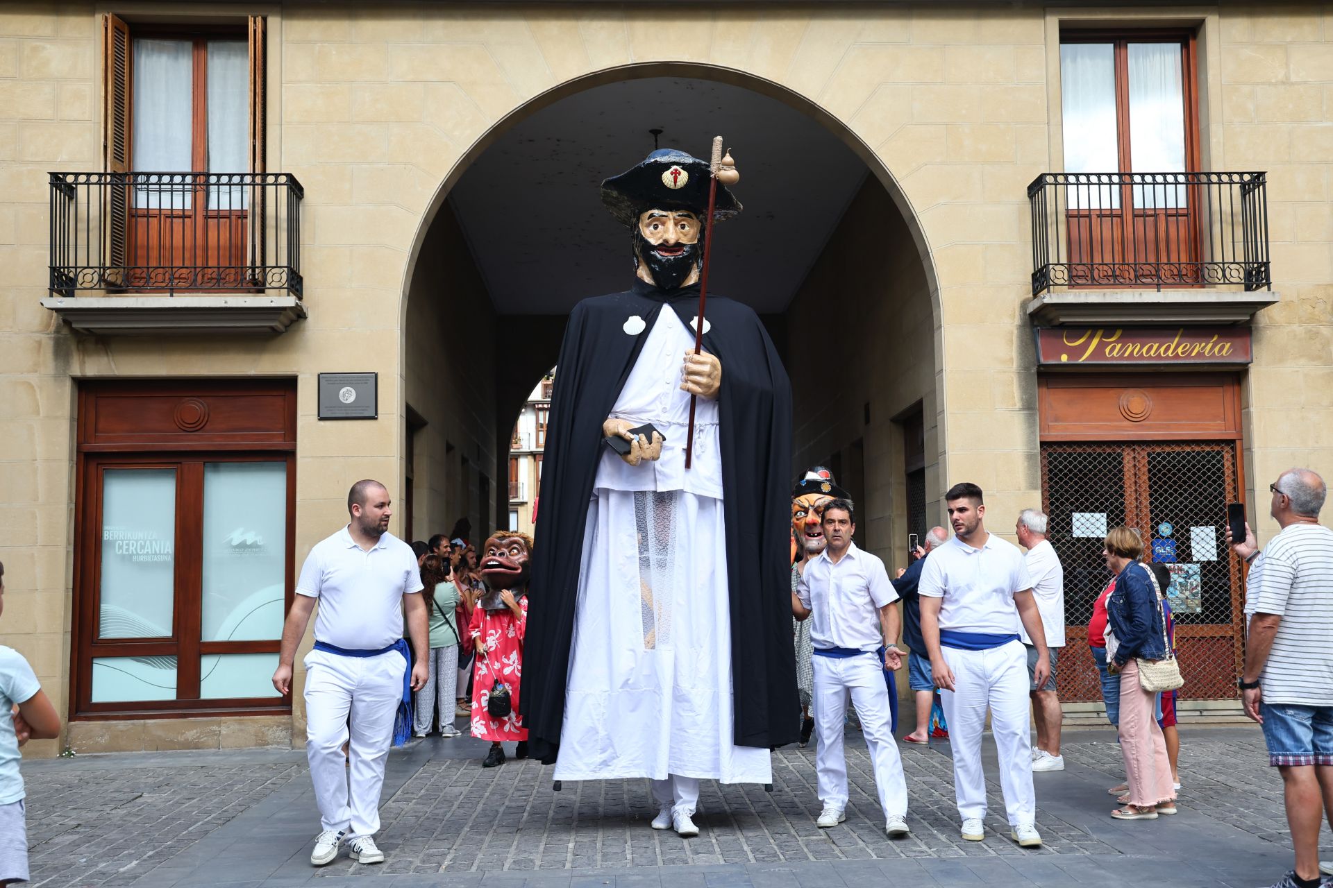 Tamborrada infantil y de veteranos en Irun