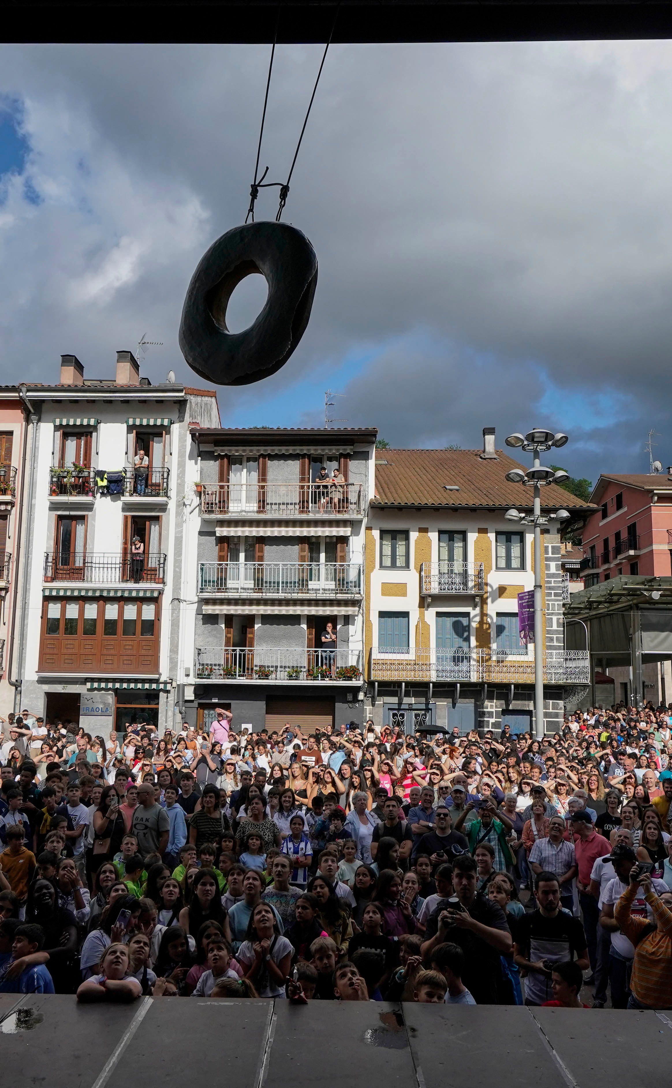 Villabona comienza las fiestas de Santiago con el txupinazo