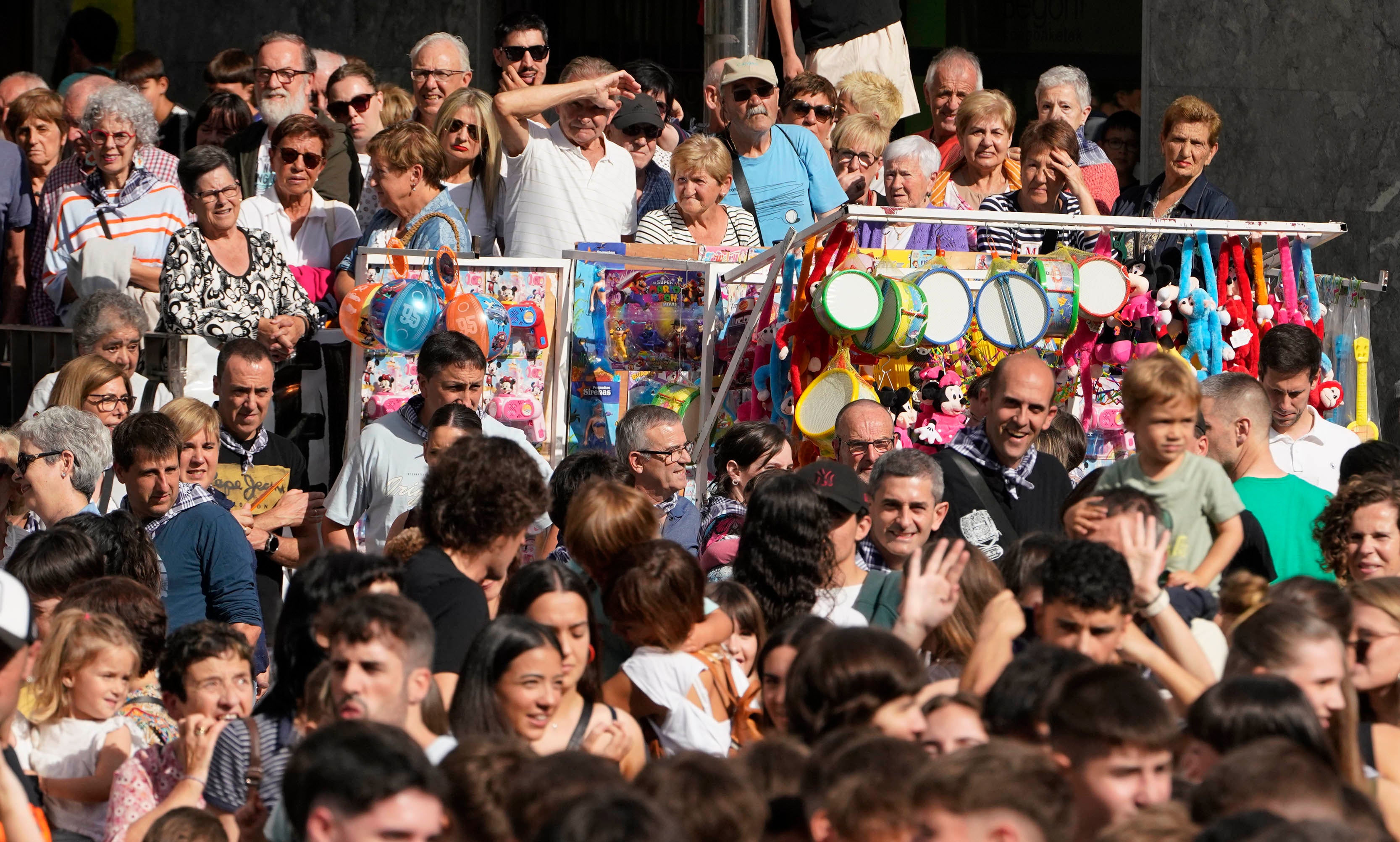 Villabona comienza las fiestas de Santiago con el txupinazo