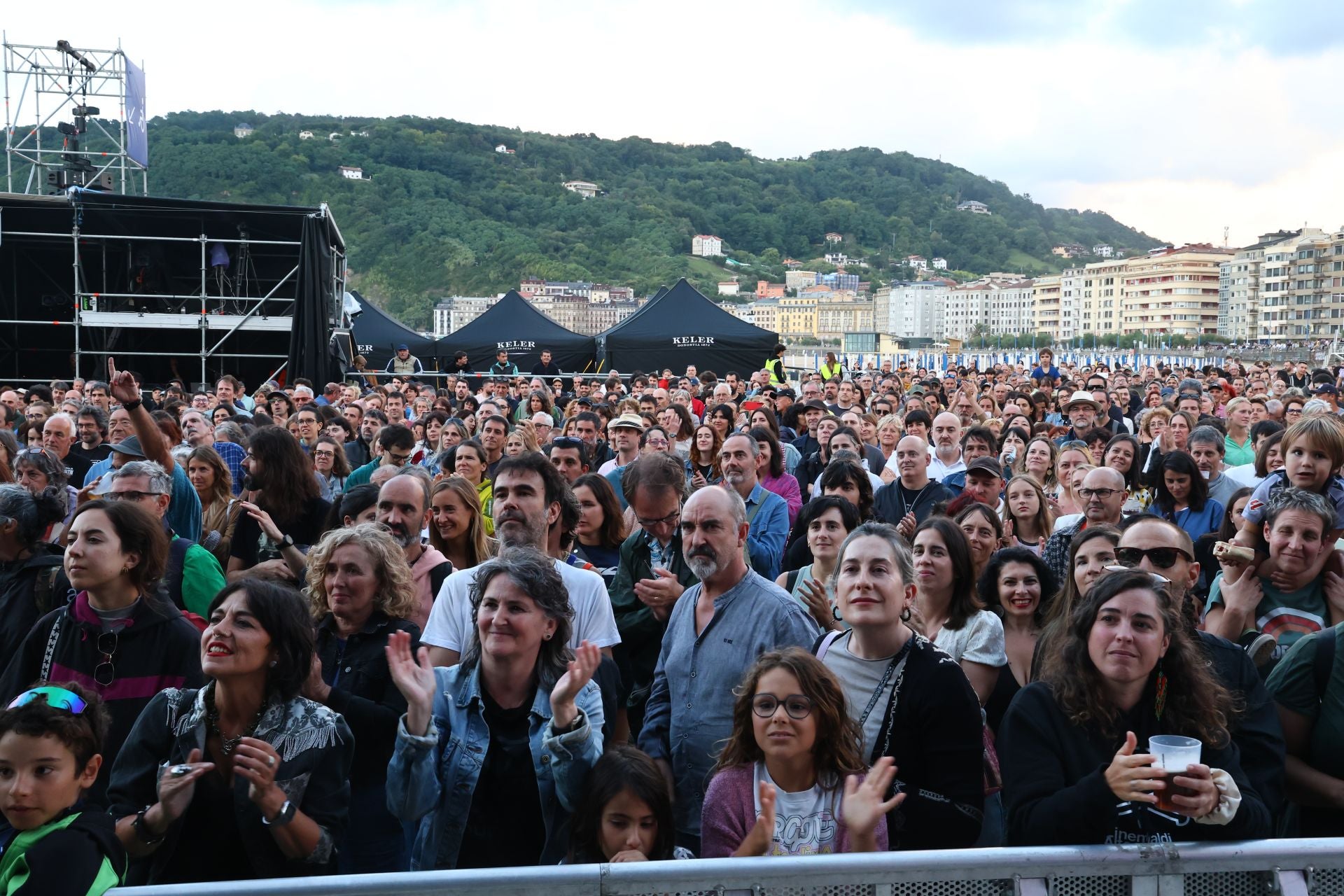Concierto de Anari en la Zurriola