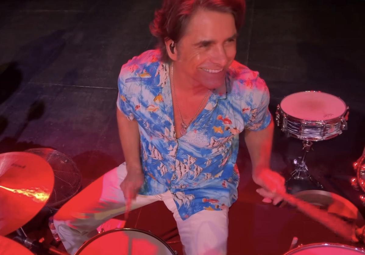 Imagen del autovídeo que John Stamos se grabó en pleno concierto del Kursaal y subió a su perfil de Instagram.