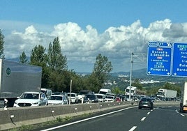 Caos circulatorio en la AP-8: «Dos horas y media de Bilbao a Donostia, ha sido un infierno»