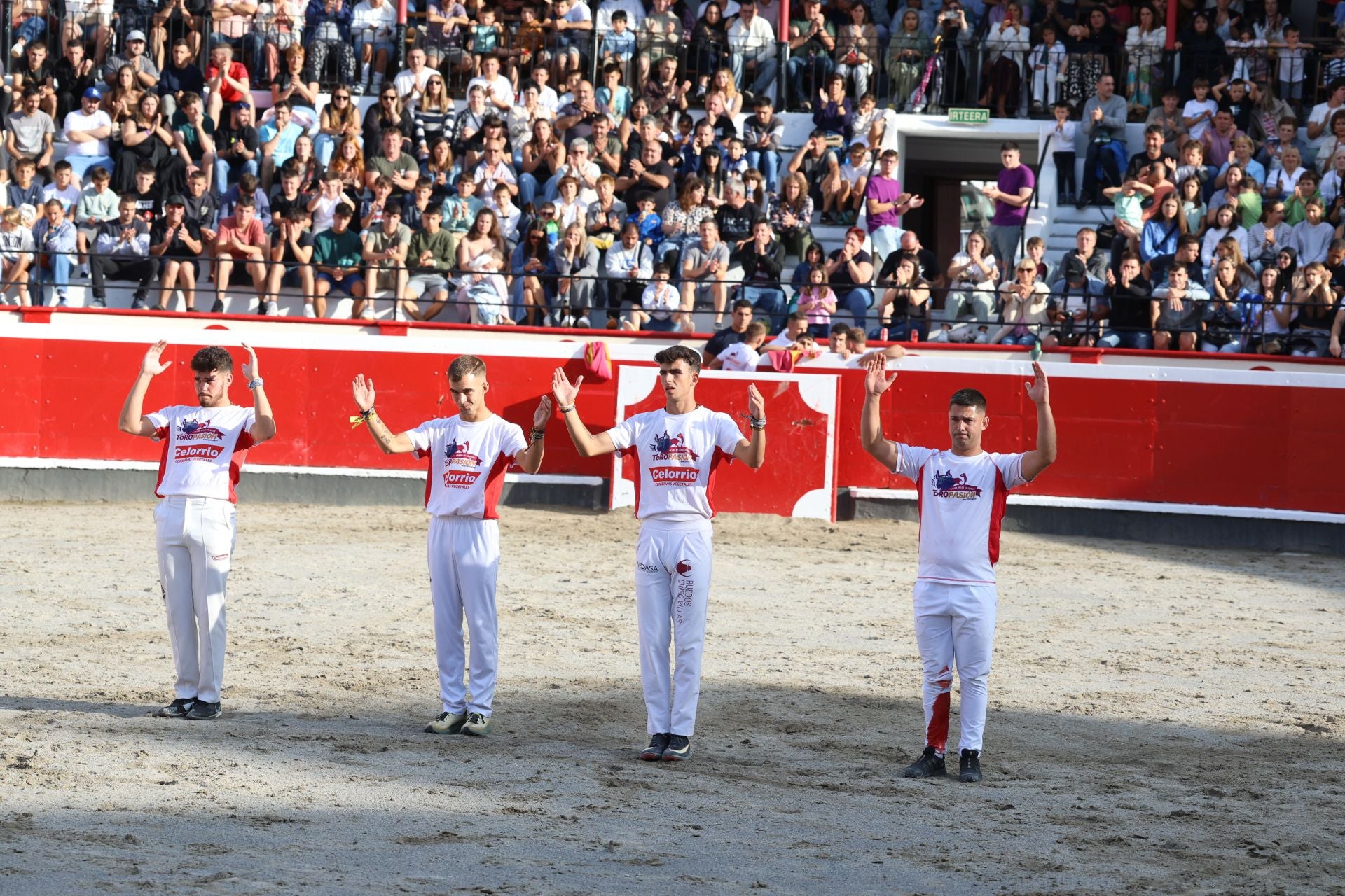 Los recortadores vuelven a triunfar en la plaza de Azpeitia