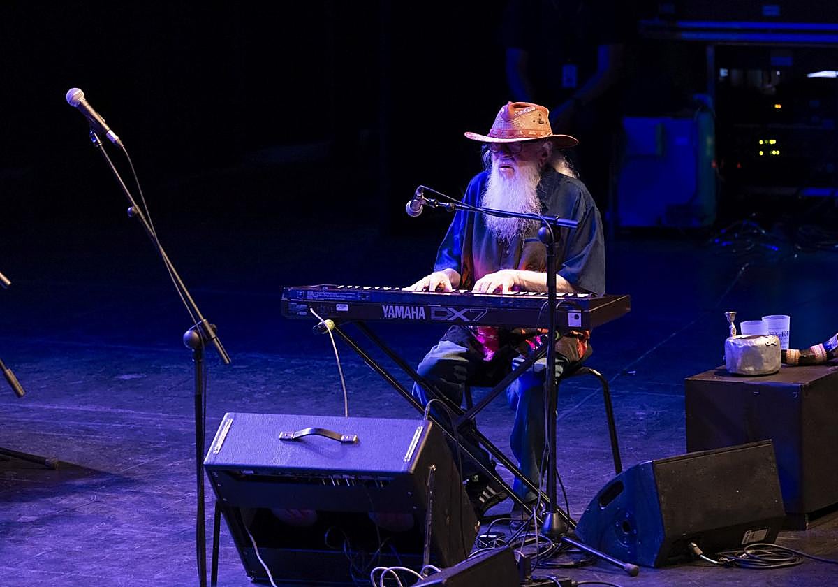 Pascoal al teclado en el Kursaal.