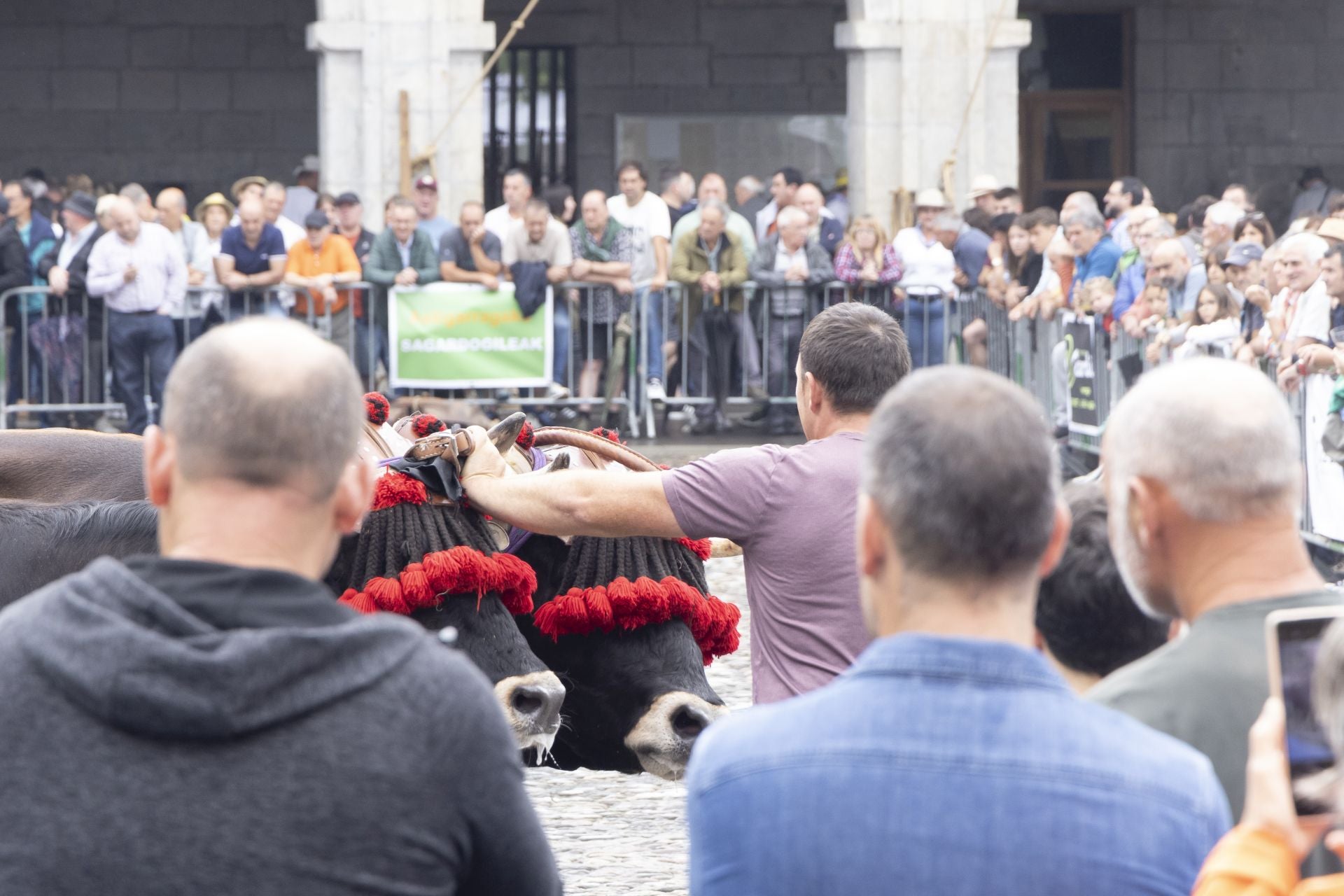 Ambiente festivo en Astigarraga por el día de Santa Ana