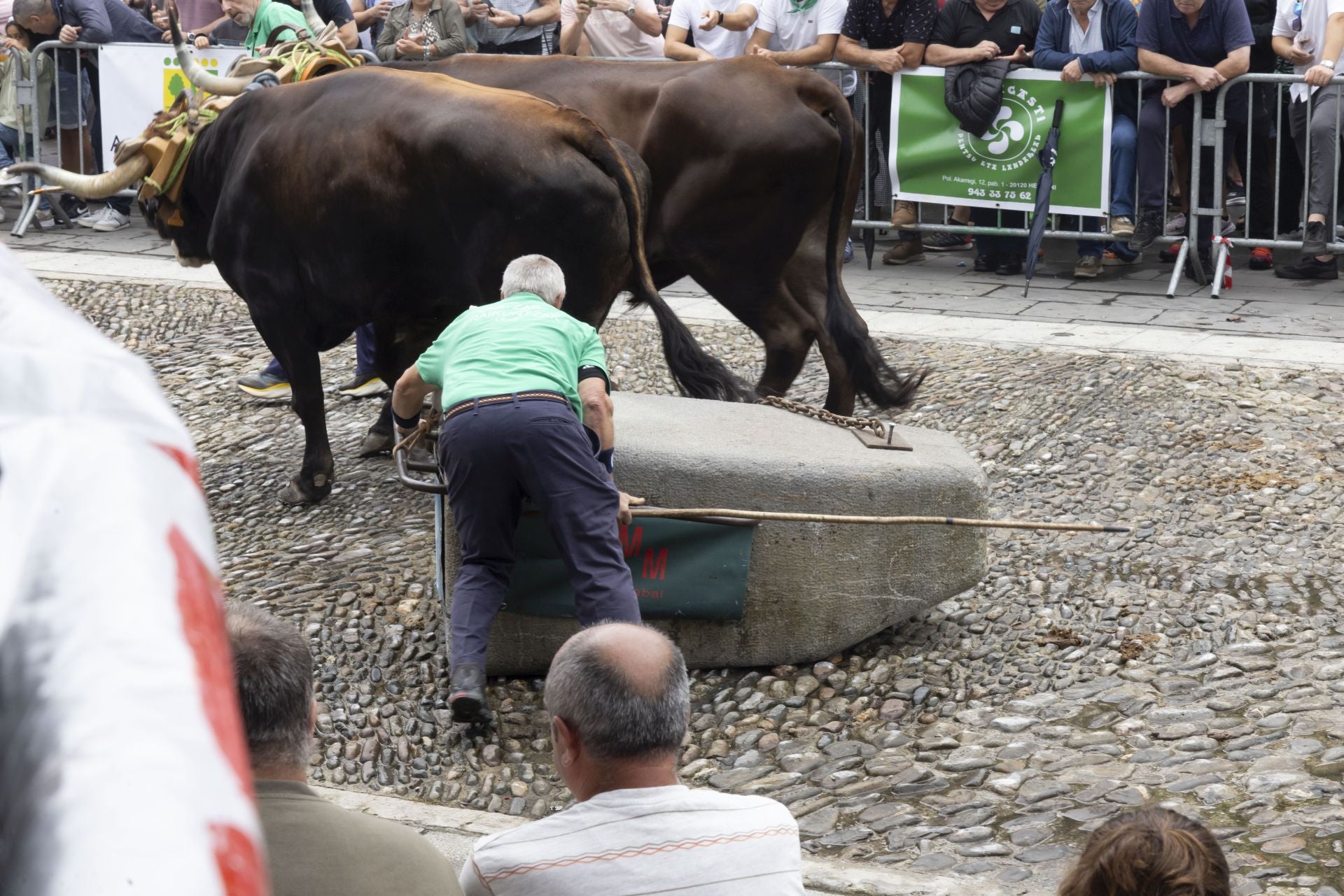 Ambiente festivo en Astigarraga por el día de Santa Ana