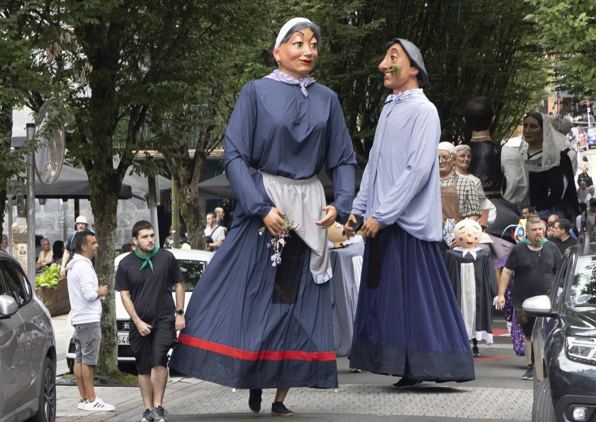Ambiente festivo en Astigarraga por el día de Santa Ana
