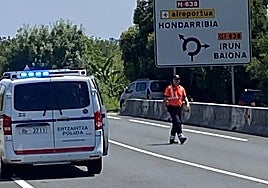 Una imagen de actuación de la Ertzaintza durante un accidente en la N-638 ajena a este hecho.