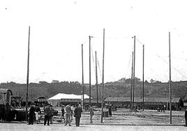 Levantando la carpa de un circo.
